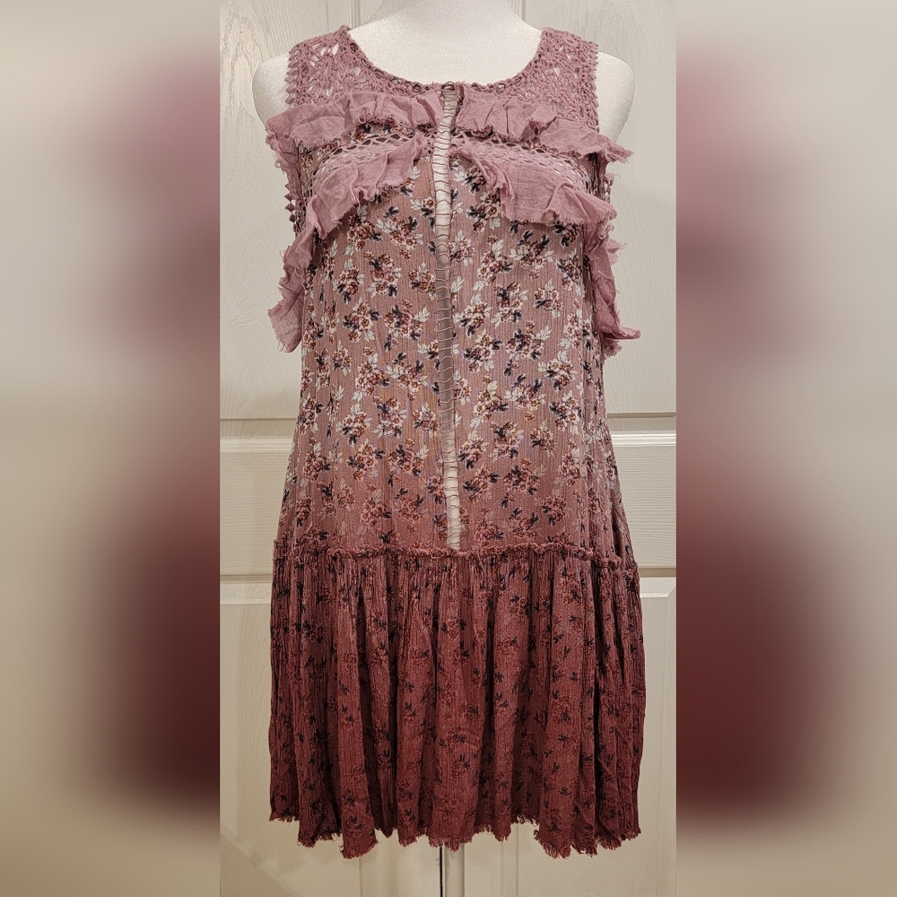 Gimmicks by BKE Floral Ombre Boho Tunic Top Size Medium